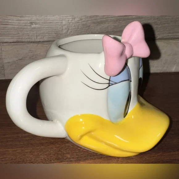 Cute 🥰 Daisy Duck 🦆 3D Ceramic Mug With Pink Bow 🎀 Disney Character Face - Picture 10 of 11